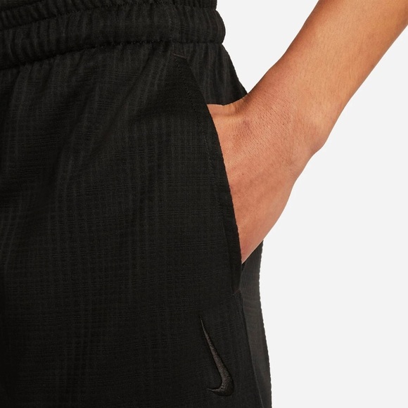 Nike Men's YOGA Dri-FIT 5" Unlined Shorts - Picture 3 of 9